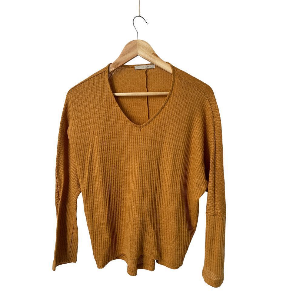 Active USA Mustard V Neck‎ Long Sleeve Hi Lo  Top Small